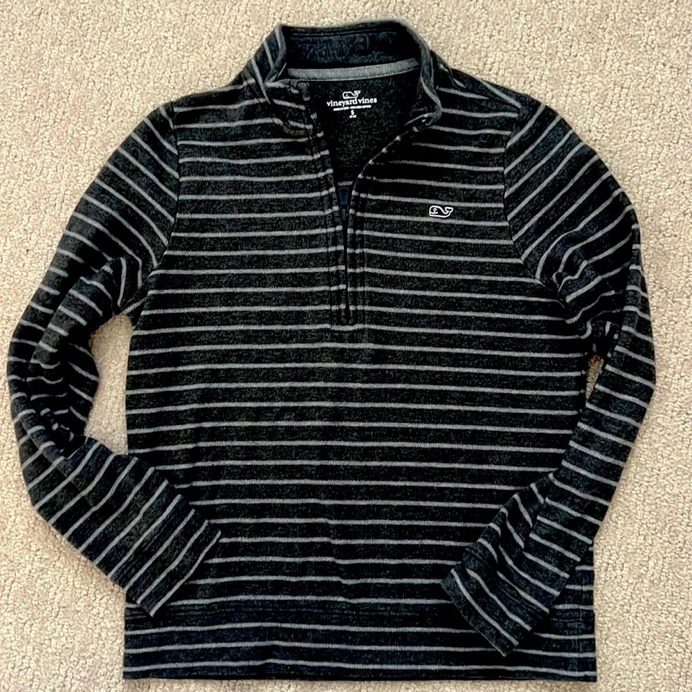 Dark gray vineyard, vine sweater.